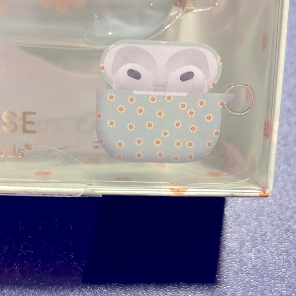 NIP ππΌ xo poppy πΌπ AirPods Case for AirPods Pro ππΌ - Picture 3 of 5